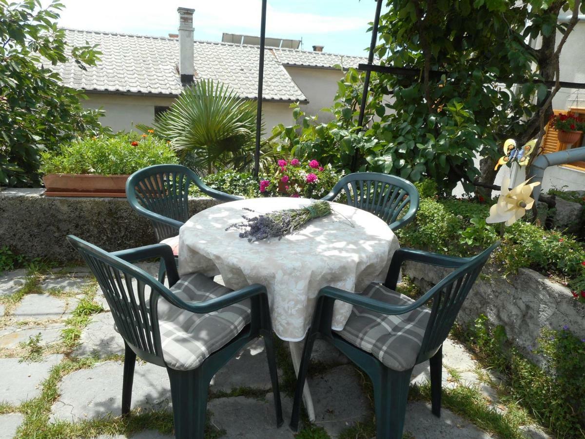 Apartman Sara *